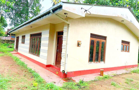 Charming Sri Lankan-Style House for Sale Near Hikkaduwa Beach